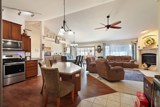 7-web-or-mls-6430 92nd Ave, Kenosha, WI - 06