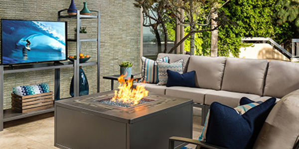 Living Lavishly Outdoors with 2018 Trends
