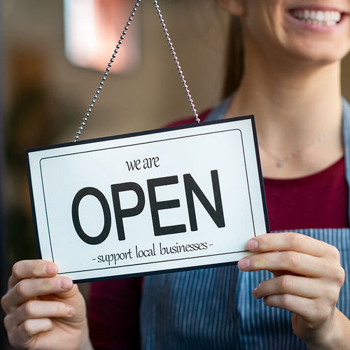The Benefits of Shopping Small This Holiday Season
