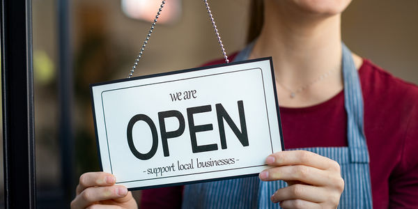 The Benefits of Shopping Small This Holiday Season