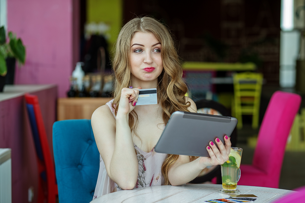 online-shopping-MVXWHLQ