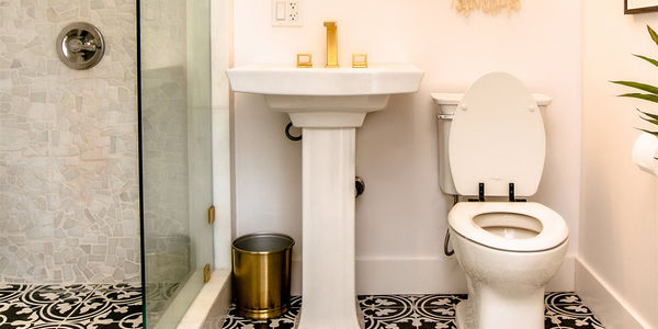 5 Quick DIY Bathroom Updates that Make a &hellip;