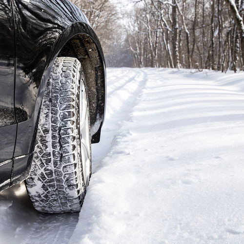 Driving in a Winter Wonderland: 5 Safety Tips