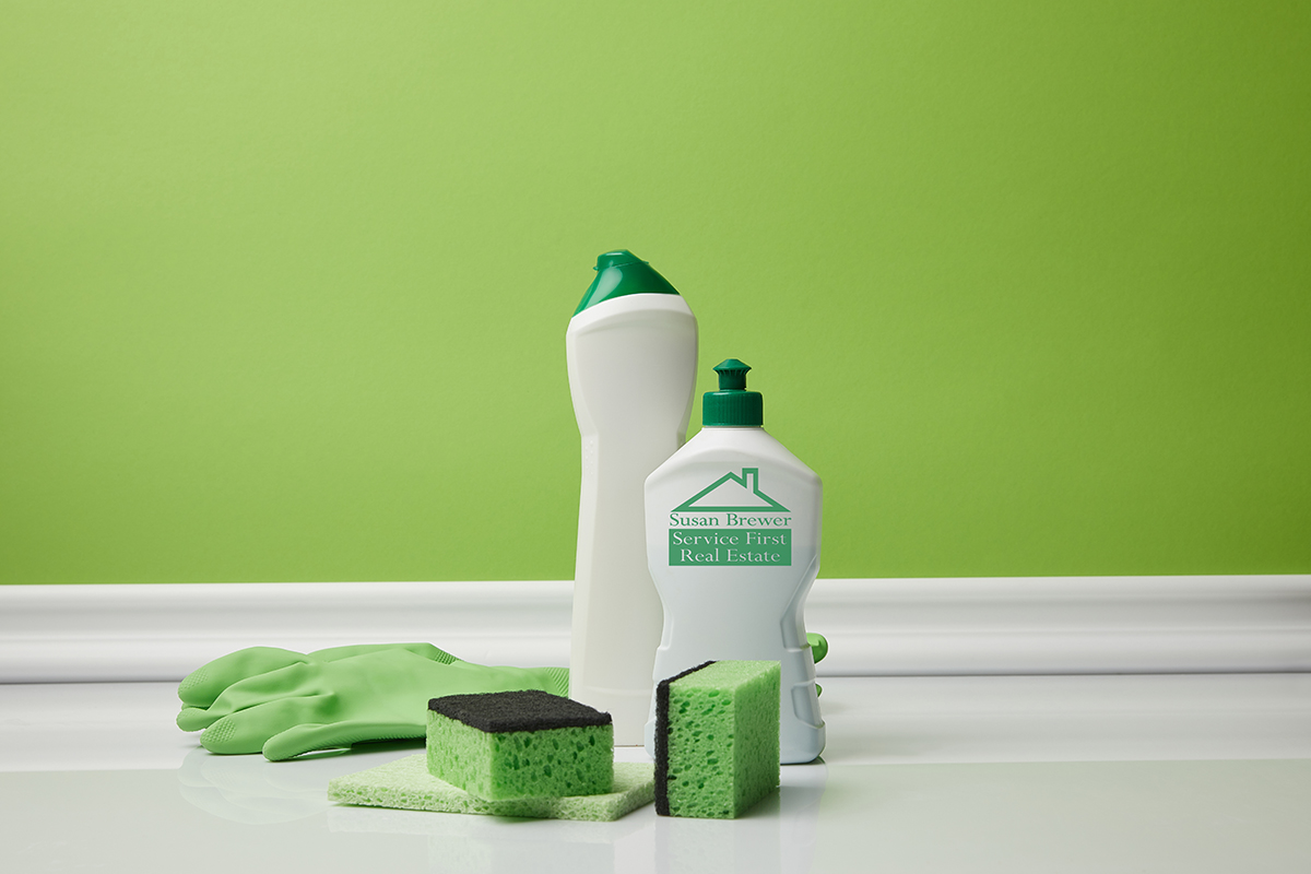 bottles and washing sponges for spring cleaning