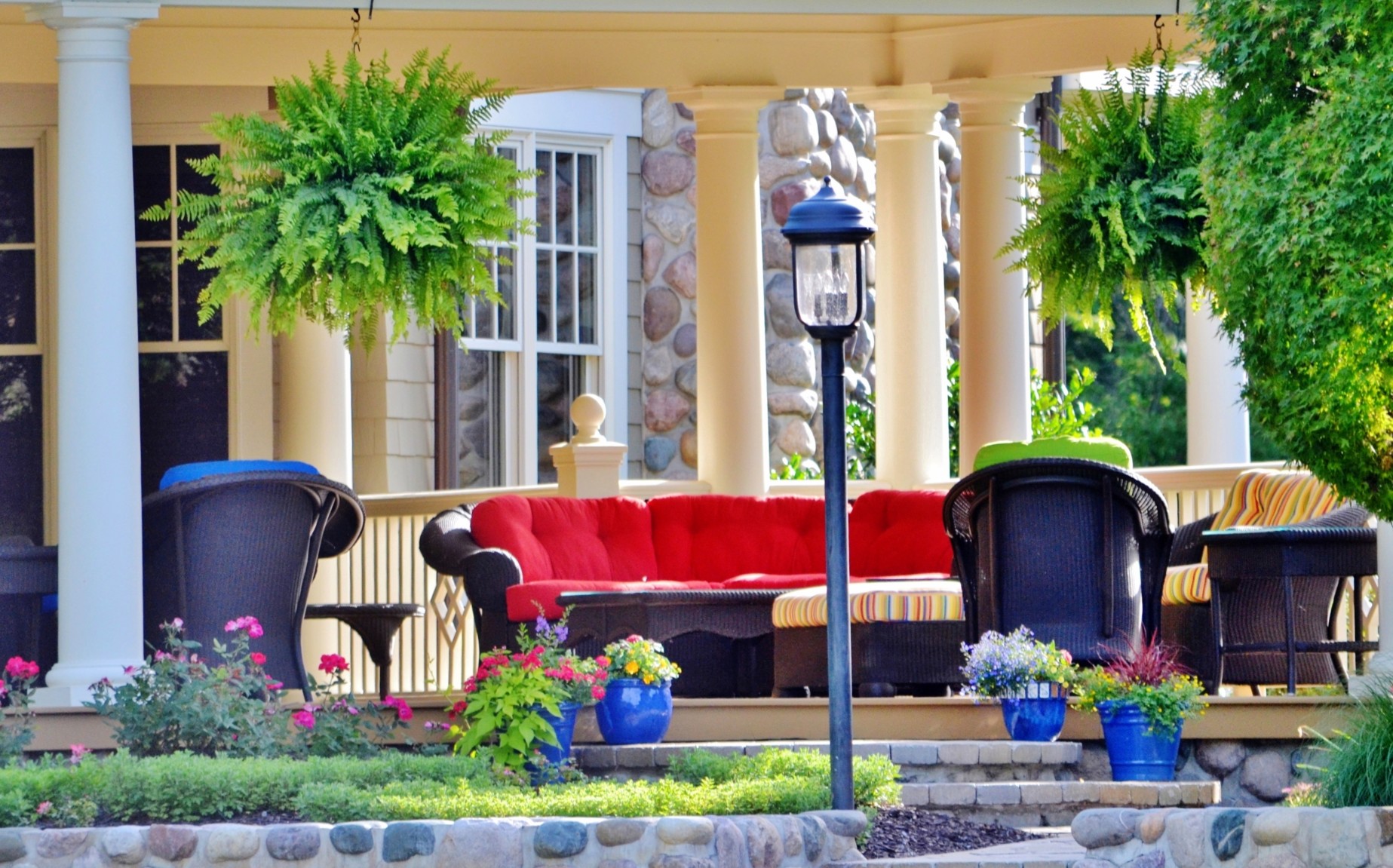 house-landscape-patio-home-sweet-home-homes-exterior-home-real-estate-front-porch_t20_e832eL