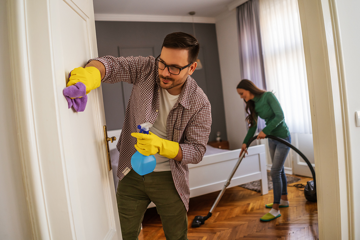 couple-cleaning-their-home-2021-08-27-19-14-53-utc