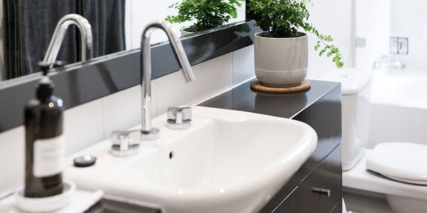 Tricks to Make Your Bathroom Appear Larger