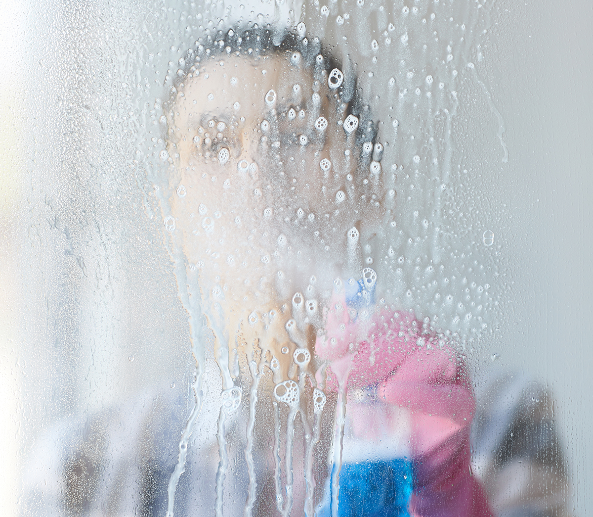 Cleaning the glass window