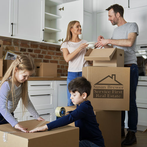 Tips for Selling a House You’re Still Living In