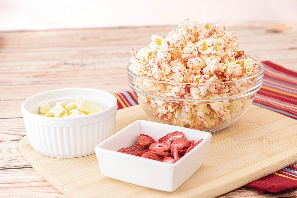 16687_VID_Strawberries_and_Cream_Popcorn
