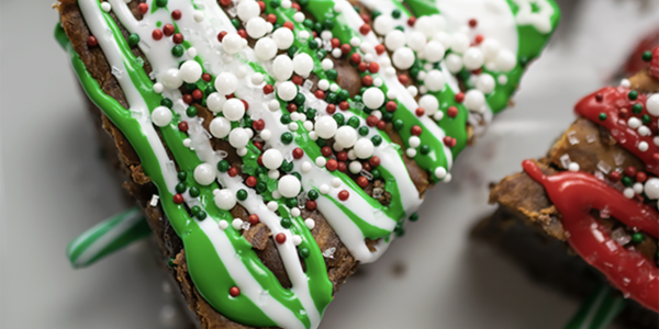 Make Your Own Christmas Tree Snack Cakes