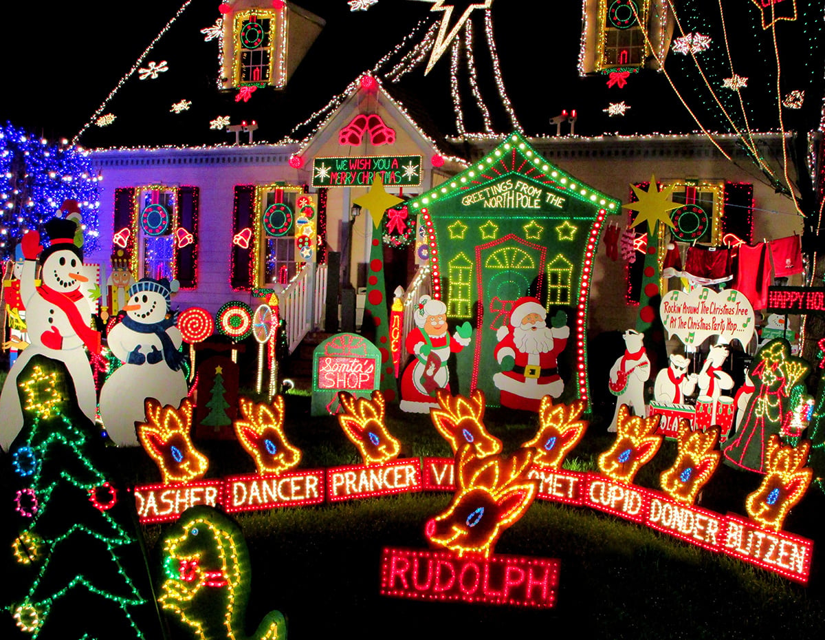 christmas-lights-2022-11-02-00-03-55-utc
