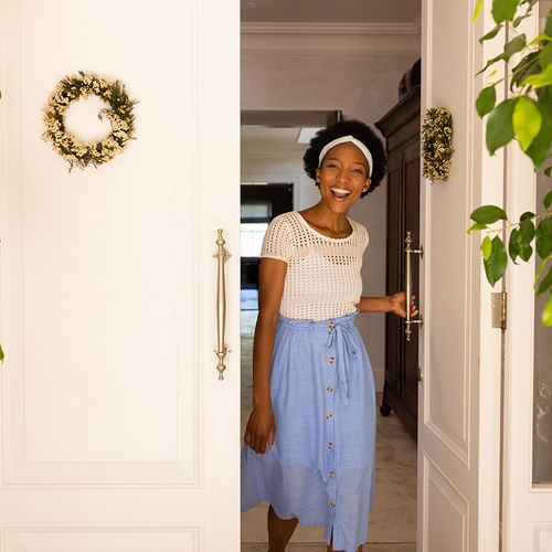New Neighborhood, New Friends: How to Break the Ice with Your Neighbors!