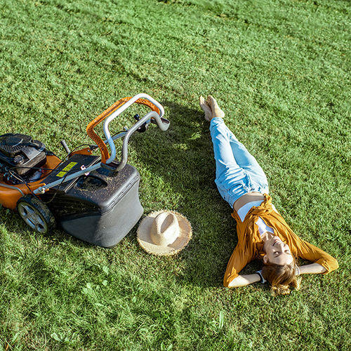 Spring Awakening! Essential Lawn Care Tips to Kick Off a Vibrant Season