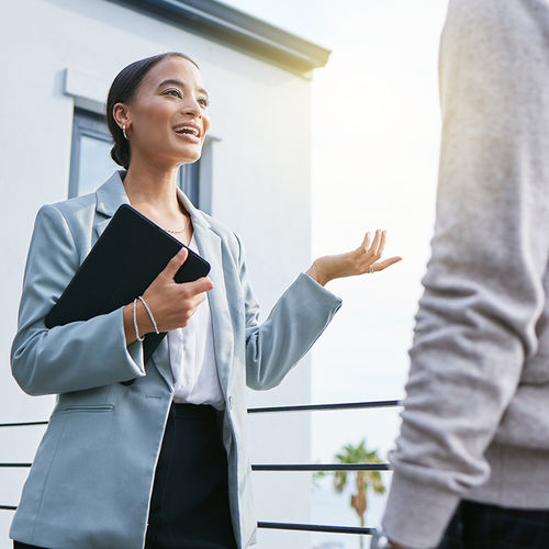 Summer Sizzle: Essential Tips for Viewing Homes During Hot Months