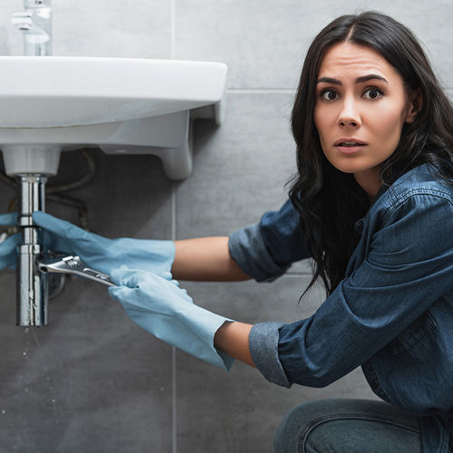 Don't Panic! A Homeowner's Guide to Handling Minor Plumbing Emergencies