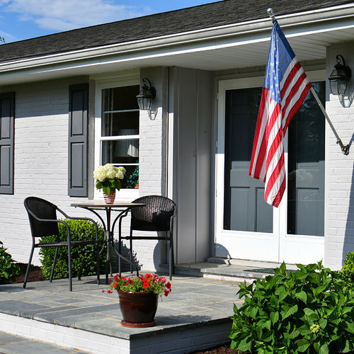 Summer Curb Appeal: 5 Tips to Make Your Home Shine