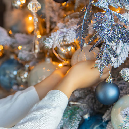 Holiday Cheer, Home Seller Style: Tips for Festive Staging