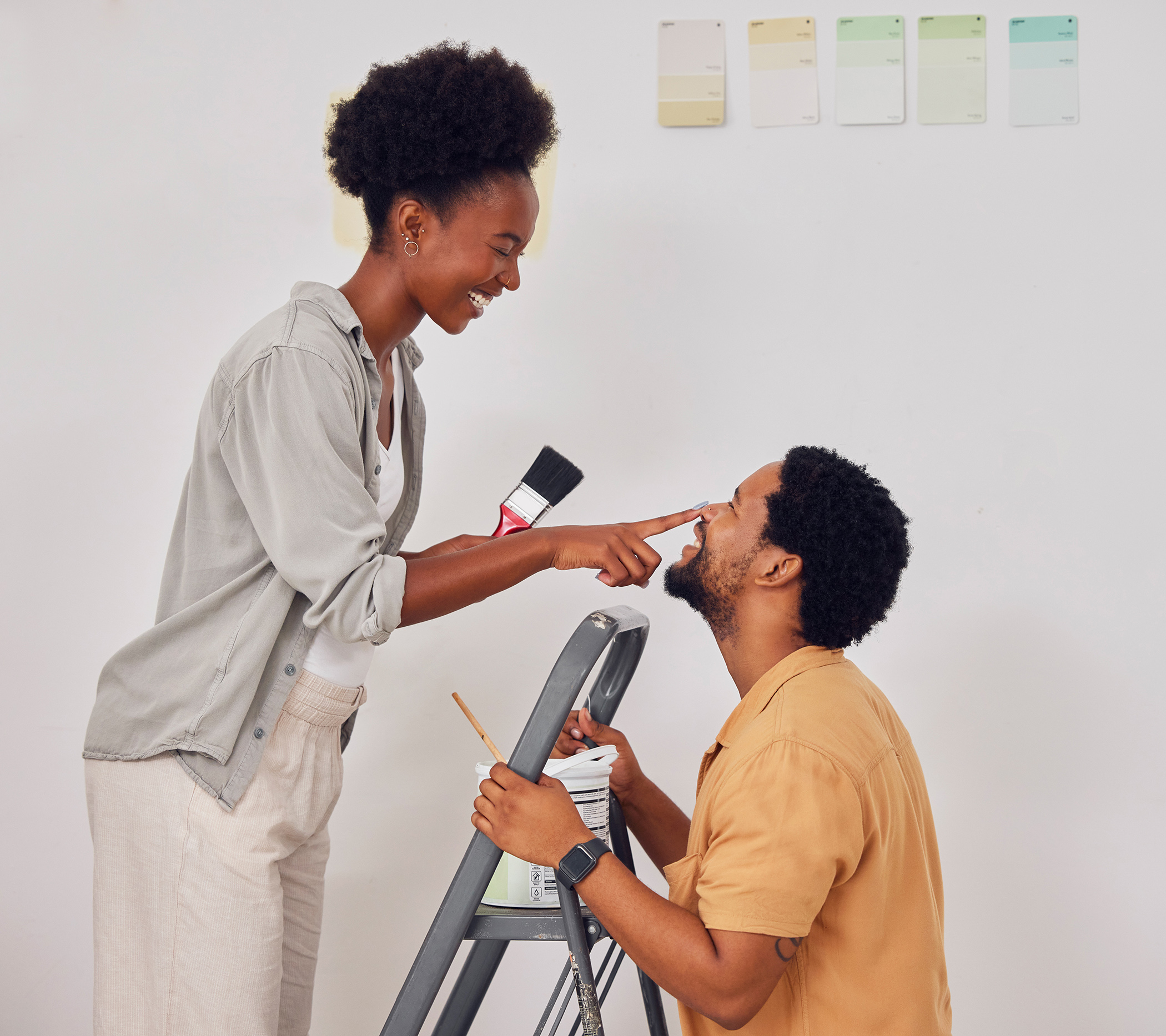 painting-ladder-or-funny-black-couple-in-diy-hom-2023-11-27-04-58-31-utc