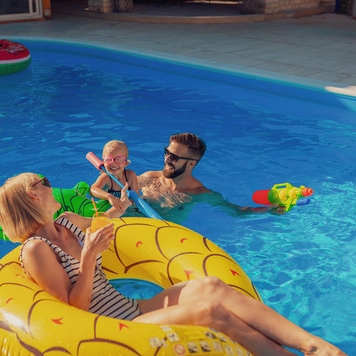 Dive Right In: 5 Tips for Finding a Home with a Pool