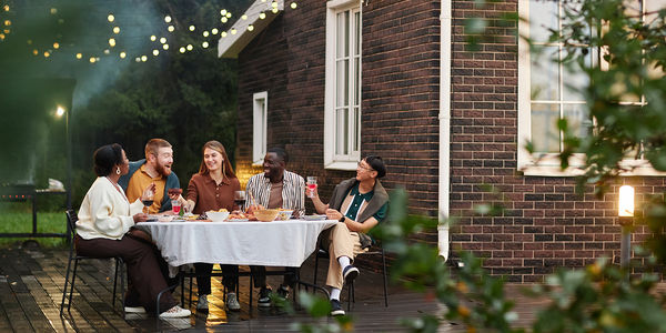 Outdoor Oasis: 5 Tips for Pest-Free Summer Entertaining!