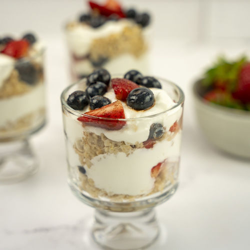Fruity Oatmeal Yogurt Parfaits