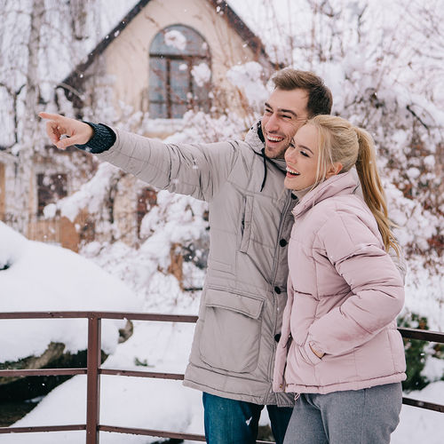 Don't Hibernate on Your Dream Home: 5 Smart Tips for Winter House Hunting ❄️🏠