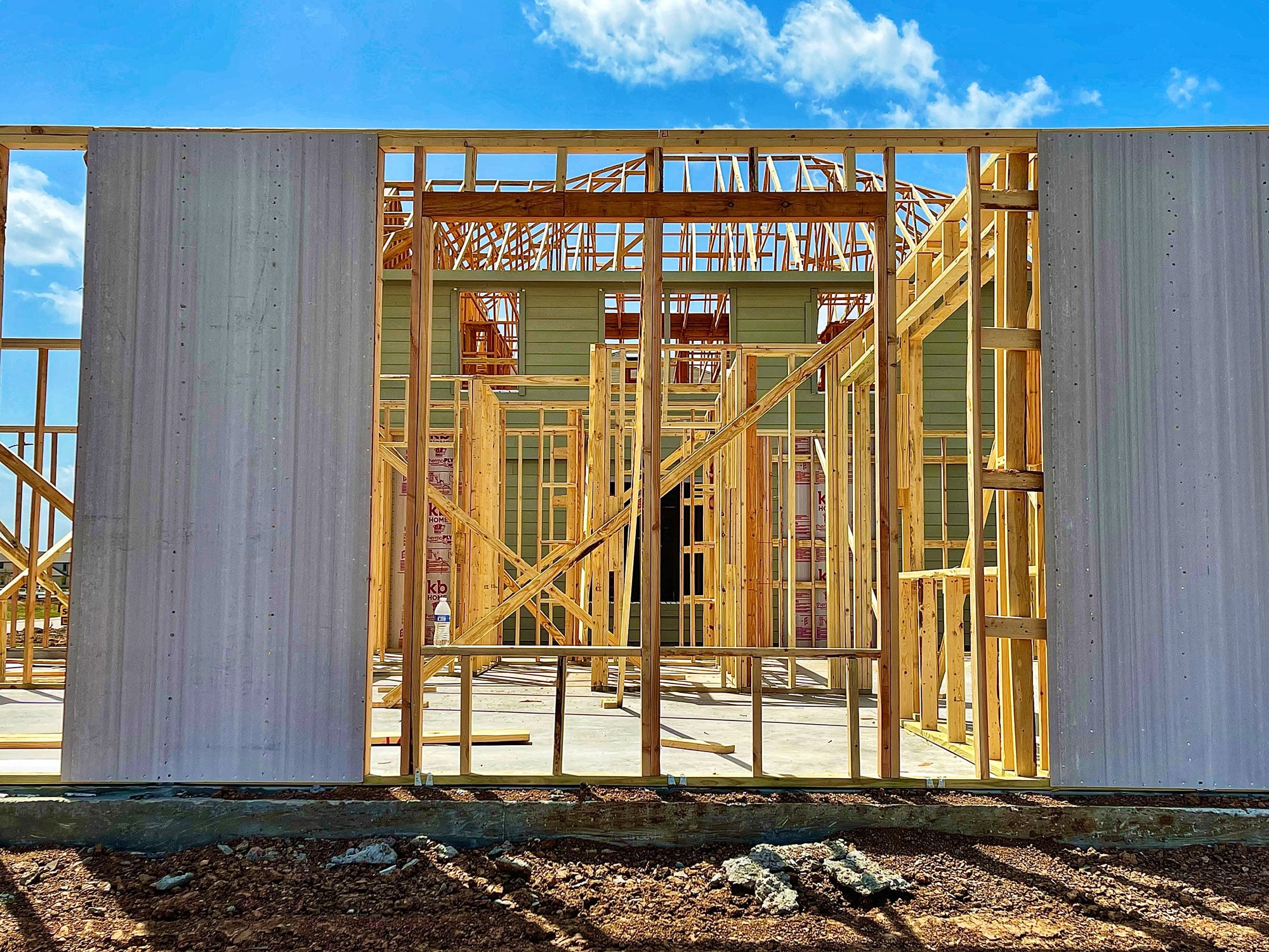 the-framework-of-new-home-construction-2026-03-17-04-57-11-utc