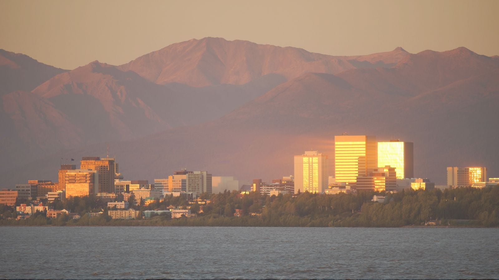 Anchorage mountain views for people moving from Denver to Anchorage Alaska