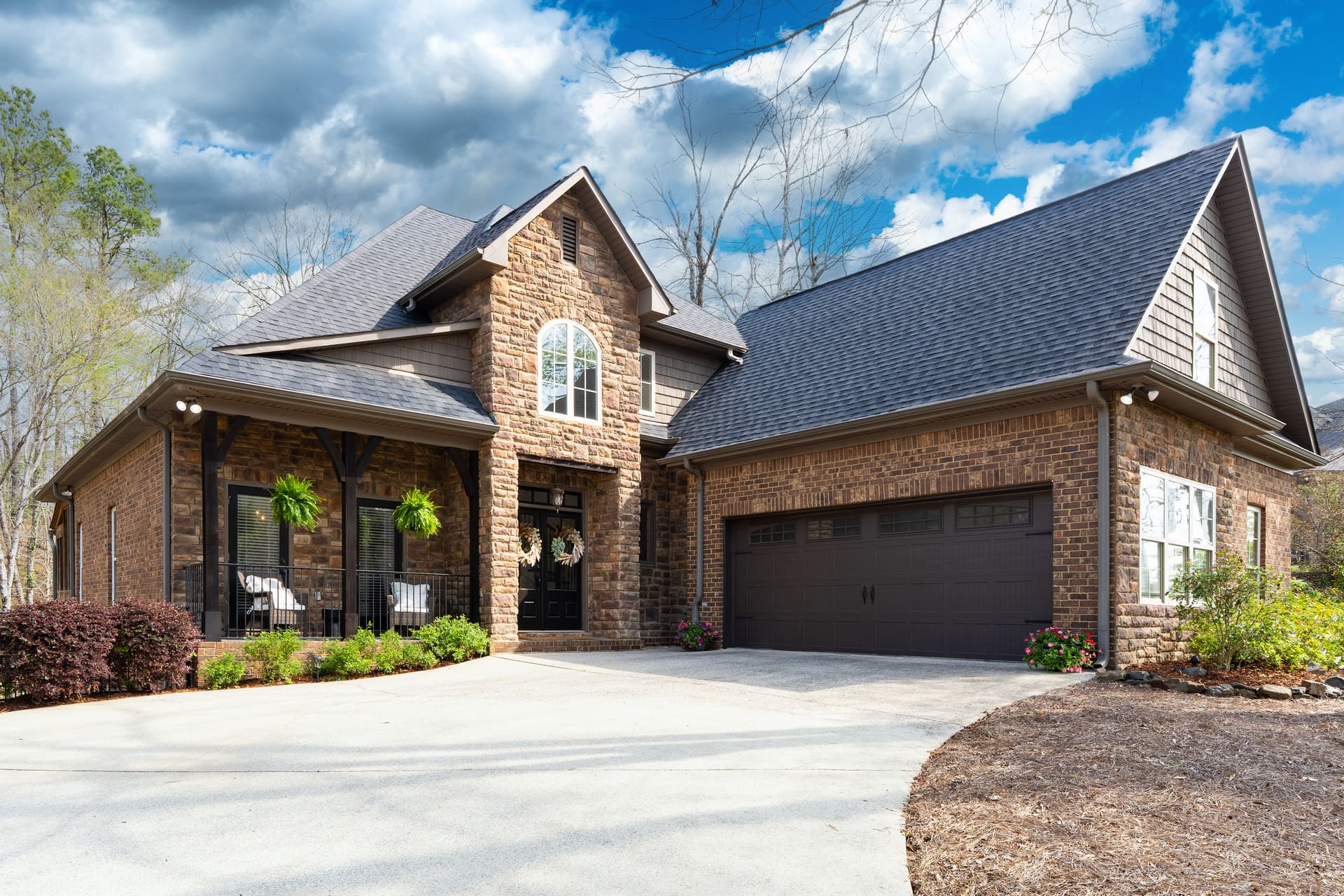 211 River Oaks Dr Helena 01 (1) (1)