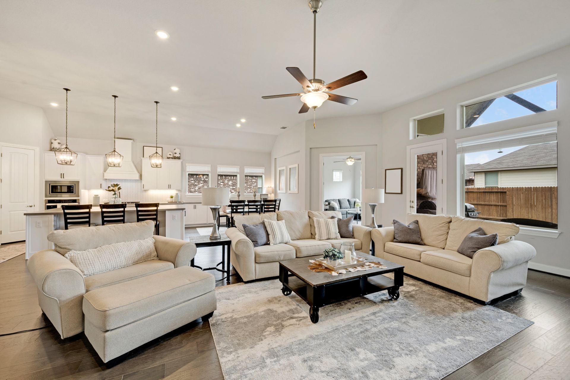 Dallas, texas - August 31st 2023 a home living room (1)