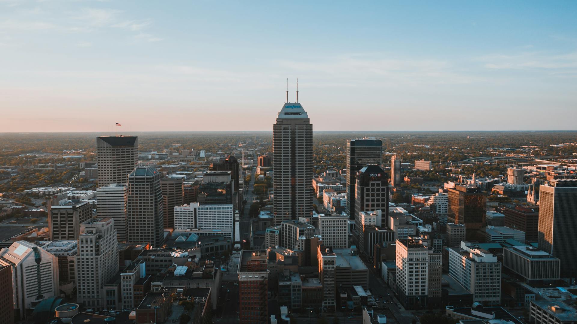 Sunrise over the Indianapolis skyline.