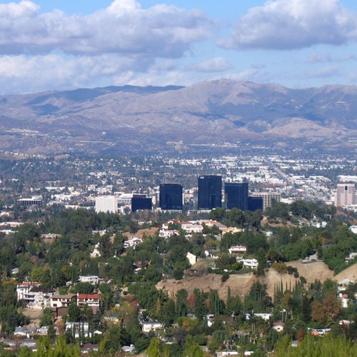 Woodland Hills Housing Market and Neighborhood Guide