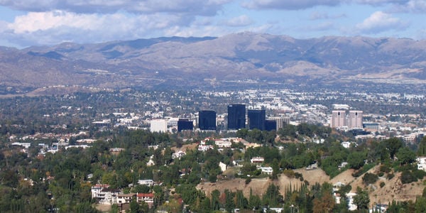 Woodland Hills Housing Market and Neighborhood Guide