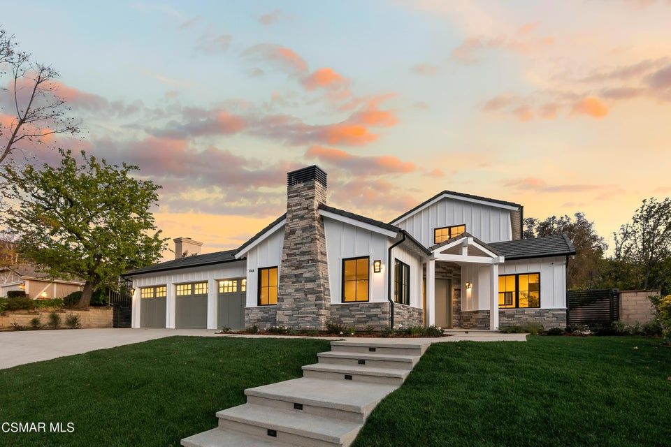 5540 E Napoleon Avenue, Oak Park