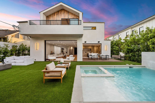 Homes With a Pool