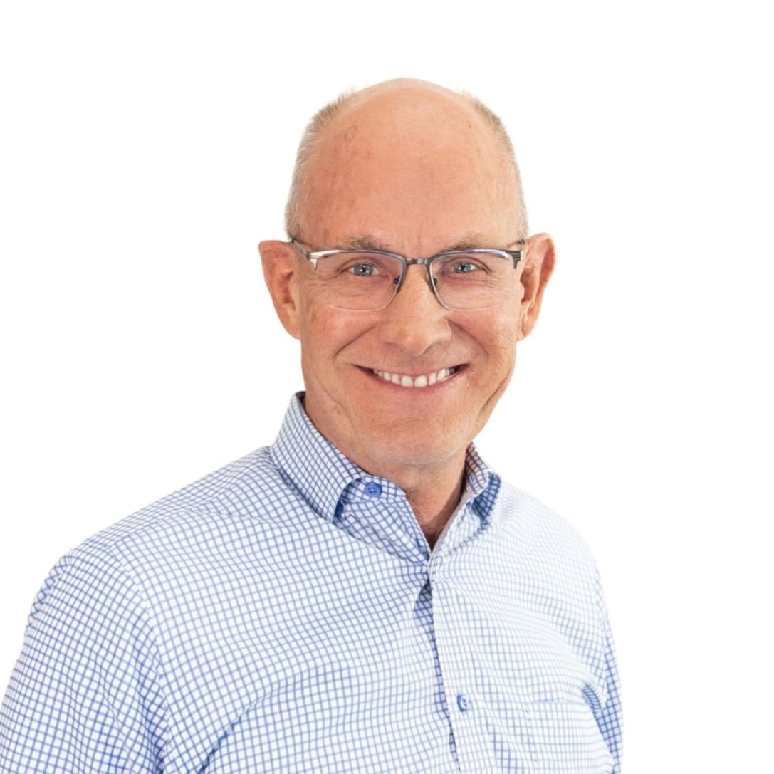 (2)Headshot_BruceBachtel