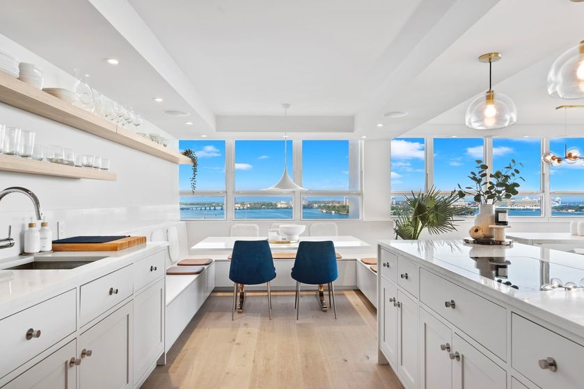 Interior photo of an apartment in Miami Beach Florida (1) (1)