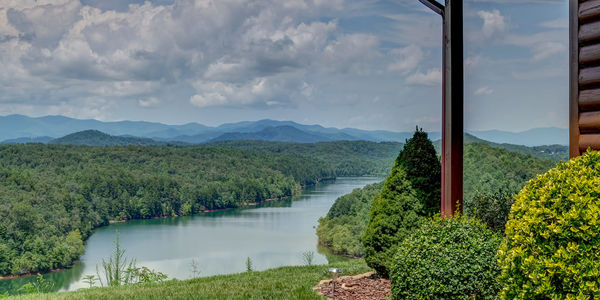 Lakefront vs. Lake-Access vs. Lake-View: What's the Difference?