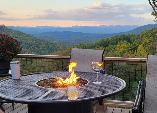 Brasstown, NC