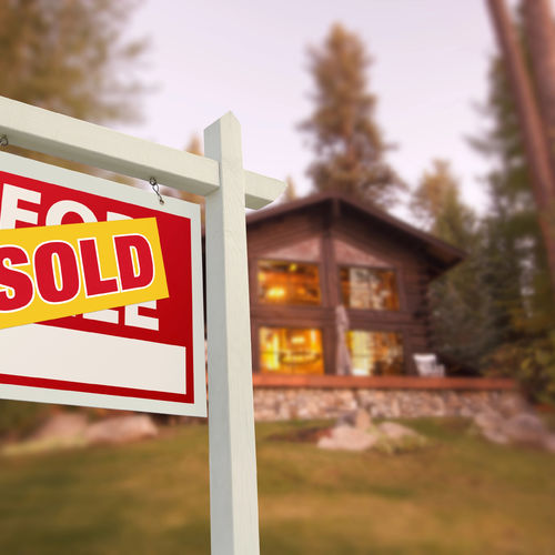 How to Buy and Sell a Home at the Same Time in Murphy, NC