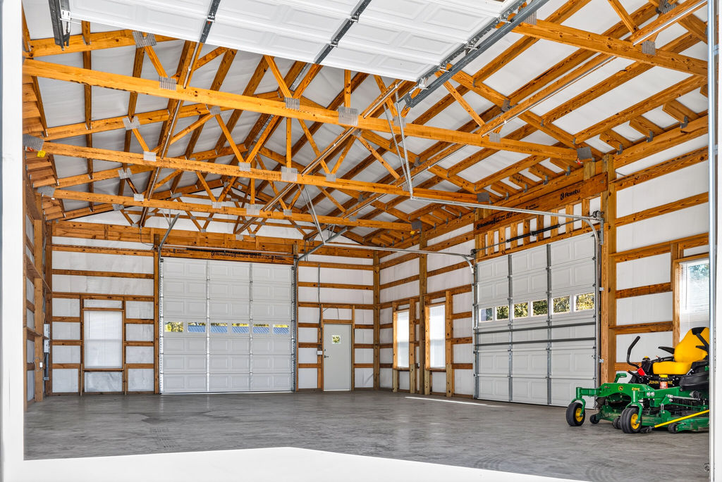 Open interior of the metal shop, 11 Gulley Ln, Salters SC