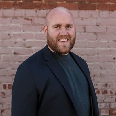 Tanner Davis - Headshot