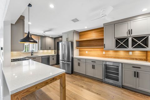 008-3420Northeast17thTerrace-OaklandPark-FL-33334-SMALL