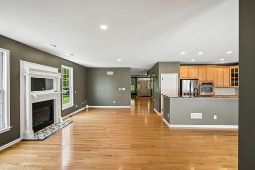 26-web-or-mls-Wright Dr-S1607-012