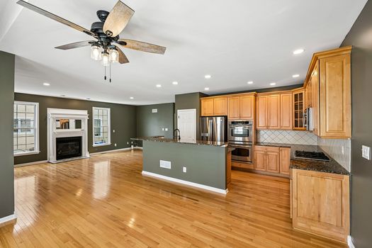 27-web-or-mls-Wright Dr-S1607-015