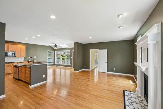 28-web-or-mls-Wright Dr-S1607-014