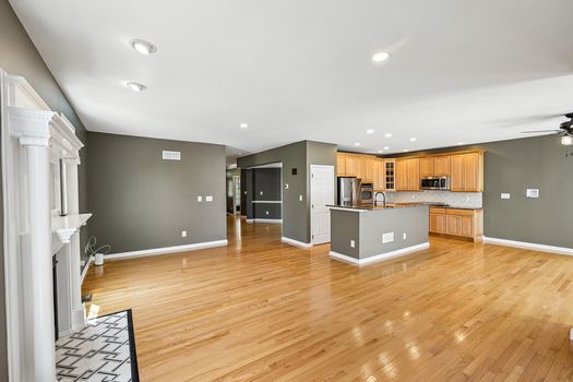 29-web-or-mls-Wright Dr-S1607-013