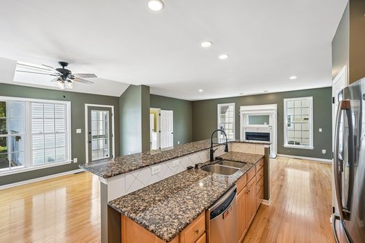 31-web-or-mls-Wright Dr-S1607-017