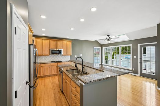 32-web-or-mls-Wright Dr-S1607-018
